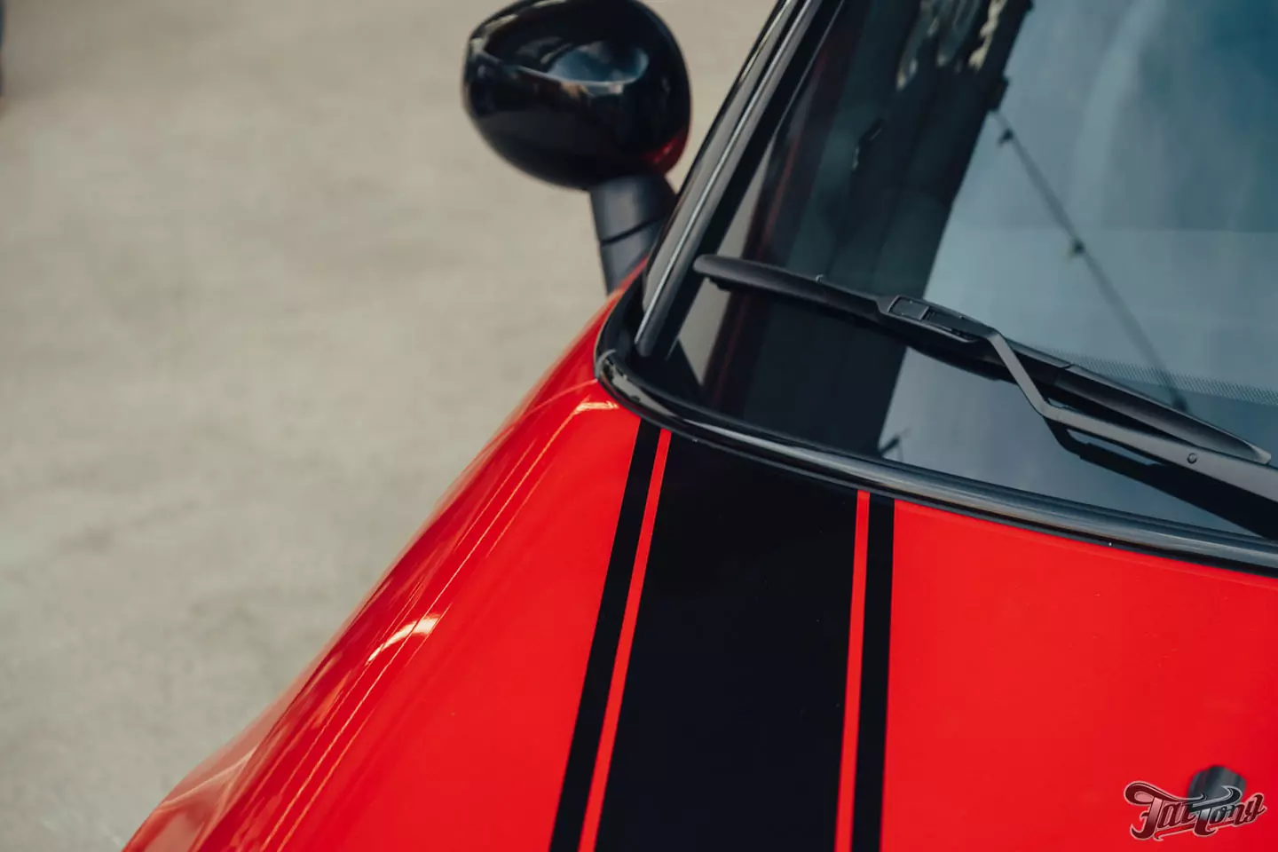 Оклейка Mini John Cooper Works глянцевым полиуретаном, наклейки на кузов, комплексная шумоизоляция, установка новых дисков, керамика дисков и суппортов